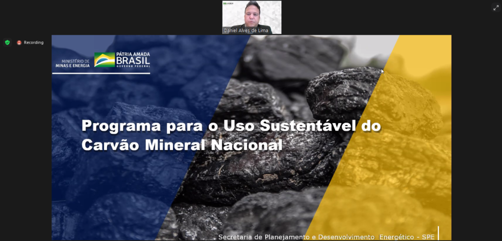 Durante esta quarta-feira (1), especialistas discutiram os desafios, as possibilidades e novos estudos que devem definir o futuro do uso do carvão no Brasil e no mundo.